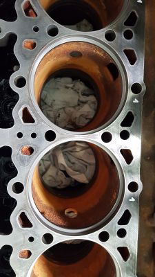 DAF XF 105.460 2008 - Coolant reservoir pressure. (fluid out)