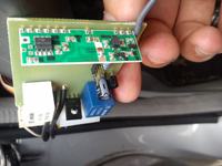 Jak zidentyfikować model autoalarmu INFERNO z kluczykiem P052?