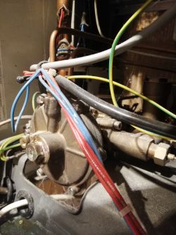 Baxi Eco 240 - kapiąca woda z zaworu trójdrożnego. Jak naprawić?