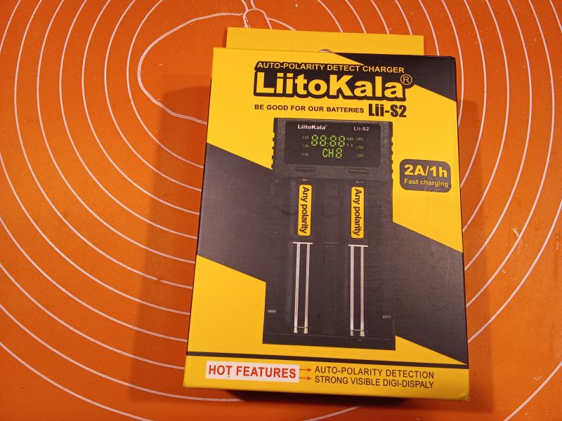 LiitoKala Lii-S2 - Ładowarka akumulatorów dla każdego. Krótki opis, dużo zdjęć.