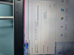 Ekran laptopa z otwartym oprogramowaniem USB Device Flash Update Tool