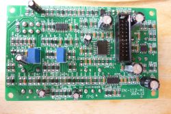 Płytka drukowana PK-112-A1 z elementami elektronicznymi i potencjometrami