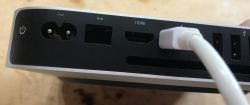 Wnętrze trzech różnych przejściówek Mini Display Port na VGA Wnętrze trzech różnych przejściówek Mini Display Port na VGA