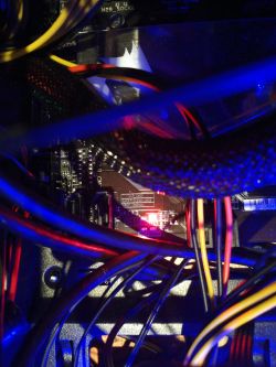 Brak obrazu i świeci się czerwona dioda CPU na Aorus B450 Elite