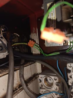 Tokarka – podłączenie przewodu ochronnego i fazy, poprawność instalacji elektrycznej