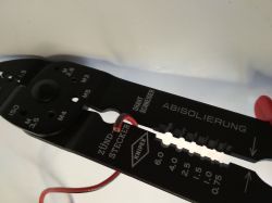 Wielofunkcyjne szczypce Knipex 9721215B, recenzja Wielofunkcyjne szczypce Knipex 9721215B, recenzja