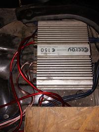 Wzmacniacz Audio - (mruga dioda Power, w rytm basu?)