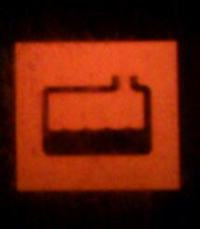 Lokalizacja czujnika poziomu płynu chłodzącego w Pajero 2.5 TD 1994