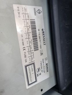 Opel Vivaro 2013 - Radio nie włącza się po serwisie