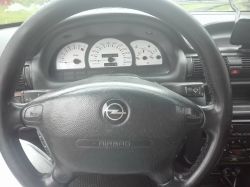 Astra f sterowanie radiem z kierownicy, jakie radio?