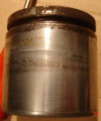 Audi A4 - Jak ciężko powinien chodzic tłoczek w zacisku