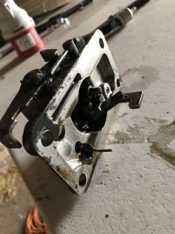 Deutz 4-cylindrowy diesel - trudności z odpalaniem, cofanie paliwa