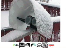 Ochrona anteny/konwertera przed śniegiem/ deszczem.