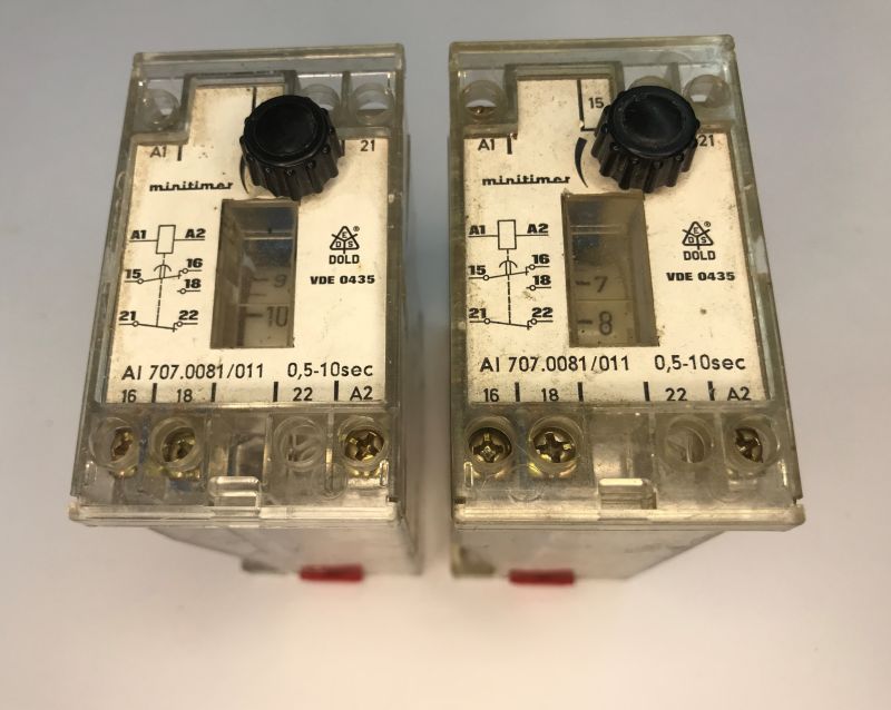 Time delay relay for delaying the switching on/off of the receiver - retro presentation - E. Dold &a