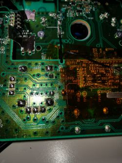 Kontroler Xbox One - niekontrolowane ruchy po zmianie na analogi Halla