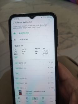 Ekran smartfona z aplikacją NetMonster pokazującą dane sieci Plus 2G 900 MHz