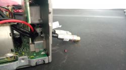 HU-605 Volvo: Jak wyprowadzić kabel AUX bez wymiany radia?