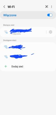 Ekran ustawień Wi-Fi w telefonie z podłączoną siecią i listą dostępnych sieci