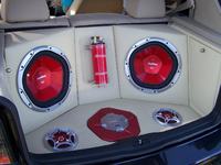 Zabudowa bagażnika Golf IV (2 x infinity ref 1230)