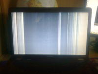Compaq Presario CQ56 - Paski na laptopie, zdjecia! Co to jest?:(
