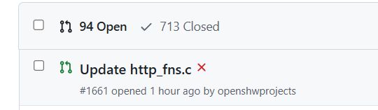 Lista zgłoszeń pull request na Githubie, jedno z nich (Update http_fns.c) oznaczone na czerwono jako nieudane.