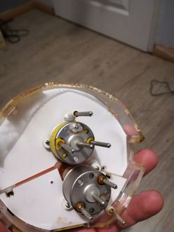 BMW E32 - Jak prawidłowo podłączyć obrotomierz z cewki zapłonowej?