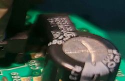 Electrolux ESF65040W - uszkodzony rezystor R67 na płytce sterownika 0188_0001 M