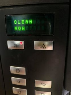 Jak odkamienić ekspres Jura Impressa S9 bez instrukcji?