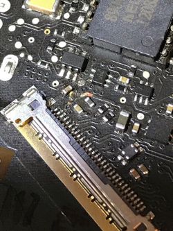 Apple Macbook Pro 13 Mid 2012 - Matryca świeci na biało Apple Macbook Pro 13 Mid 2012 - Matryca świeci na biało