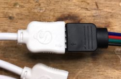 Pasek LED WiFi/IR - WX300P - tryb muzyczny - ukryte przyciski [W800-C400]