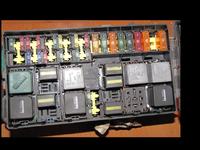 Focus Mk1 TDCi - Skrzynka bezpieczników w komorze silnika