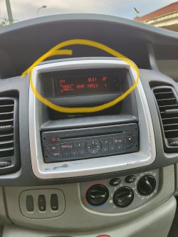 Podłączanie radia Android w Oplu Vivaro - brak ACC w wtyczce ISO, jak to rozwiązać?