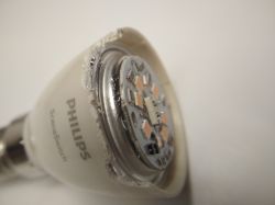 Philips SceneSwitch, lampa LED z regulacją jasności świecenia Philips SceneSwitch, lampa LED z regulacją jasności świecenia