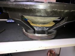 Rozebranie i regeneracja głośników estradowych Beyma 18G40 i 18G400: jak odkleić membranę i cewkę?