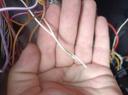 Przewody elektryczne trzymane w dłoni