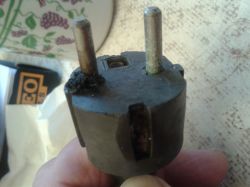 pompa wibracyjna do wody z rury PCV średnicy 110 mm. Brak możliwości jej wyjęcia
