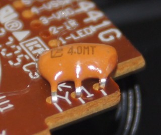 Pilot uniwersalny THOMSON ROC 3205 - Częstotliwość kwarcu