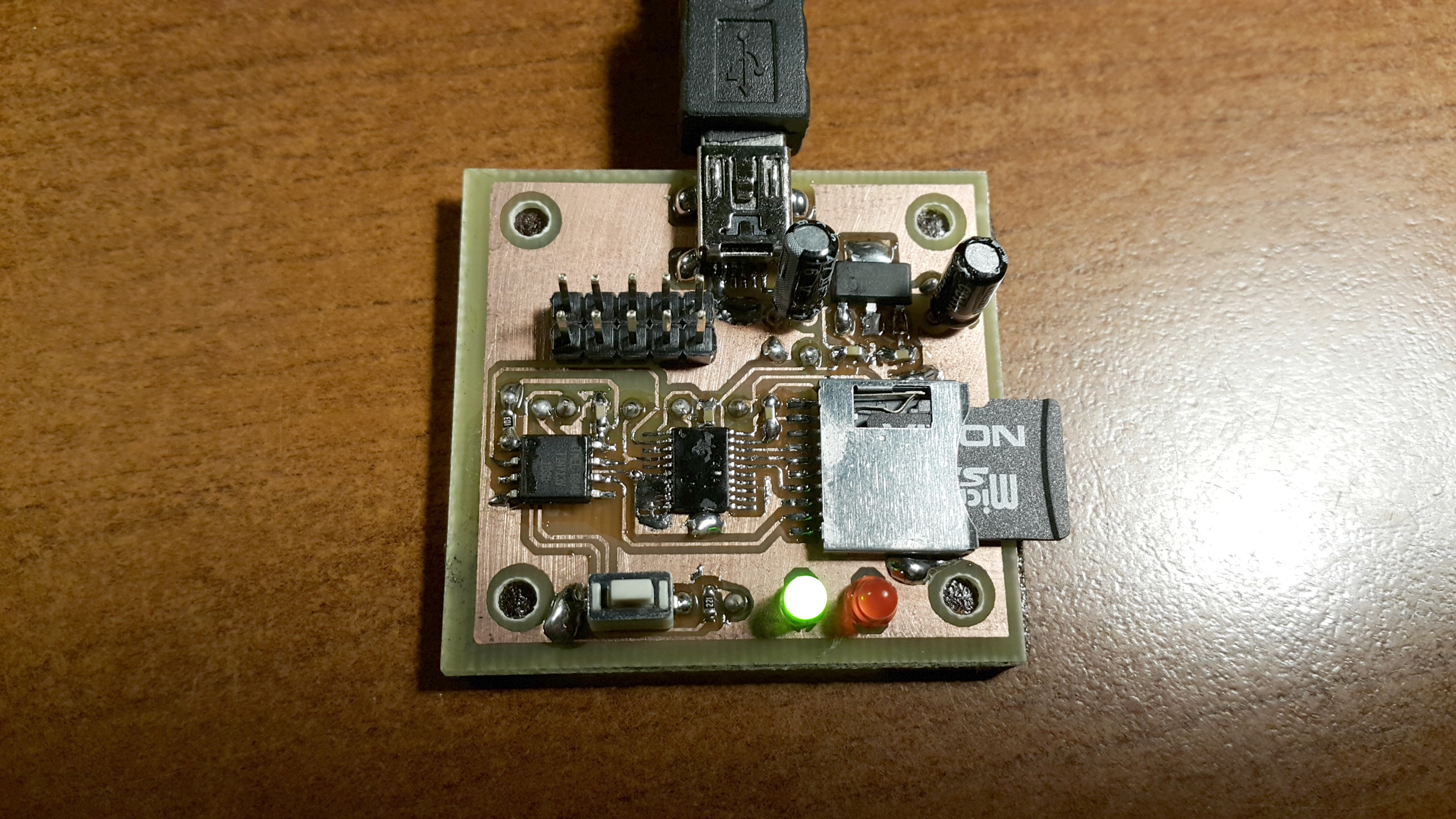 MicroSD memory card tester