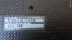 Naklejka identyfikacyjna na spodzie laptopa Acer Aspire A114-33.