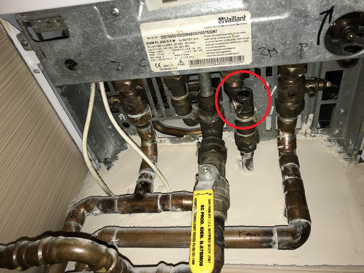 Vaillant turbotec VUW 242 - cieknacy zawor - elektroda.pl