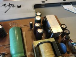 Krótka naprawa starego monitora BenQ Q9T5 - wymiana kondensatorów, "recapping"