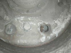 Mercedes 310 2,9 D 1993r - słabe tylne hamulce / korektor siły hamowania
