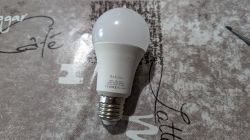 [W600 / AJ-05] Bakibo TB95 9W 1000lm RGBCWW Light