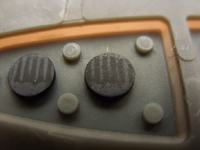 Nie działają przyciski/styki/kontakty - guma przewodząca.