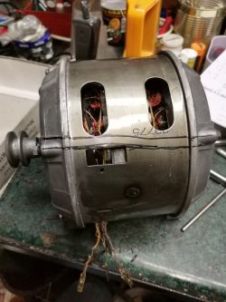 Citroen C5 2008 2.0 HDi - hydraulic pump motor only spins with reversed polarity