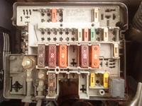 Peugeot 206, chyba spalił się wentylator chłodnicy.