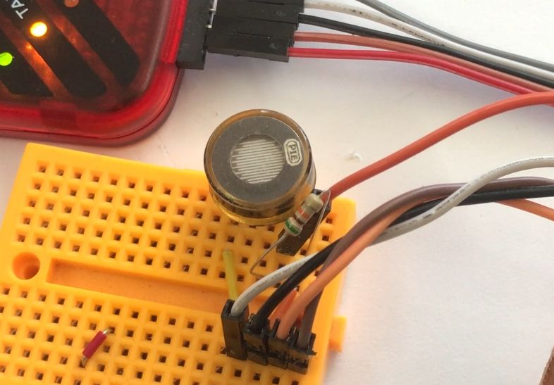 PIC18F2550 thermometer/hygrometer with AHT20 - part 2, ADC, brightness control, housing