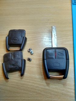 Jak sprawdzić pilot centralnego zamka? jest tani gadżet