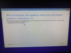 Komunikat instalatora Windows 11 informujący, że komputer nie spełnia wymagań systemu.