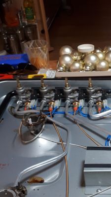 Płyta Elektrolux EGG16342NX - Wymiana wiązki zapalaczy